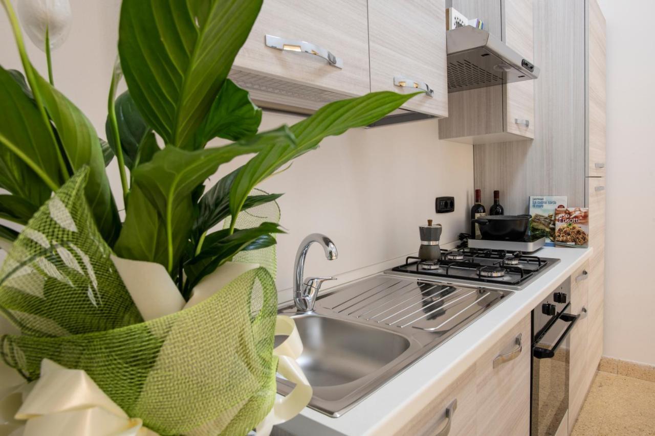 Corner Cavour Apartment 萨萨里 外观 照片