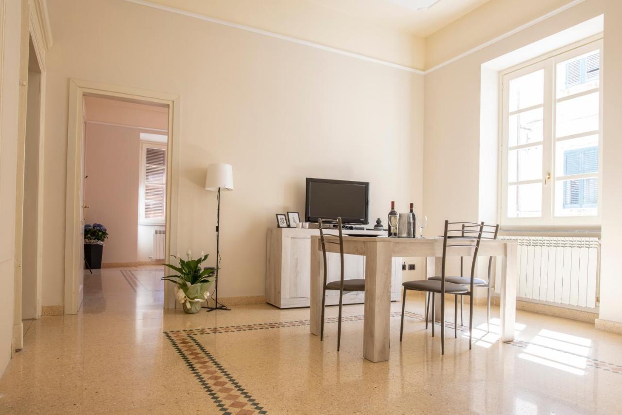 Corner Cavour Apartment 萨萨里 外观 照片