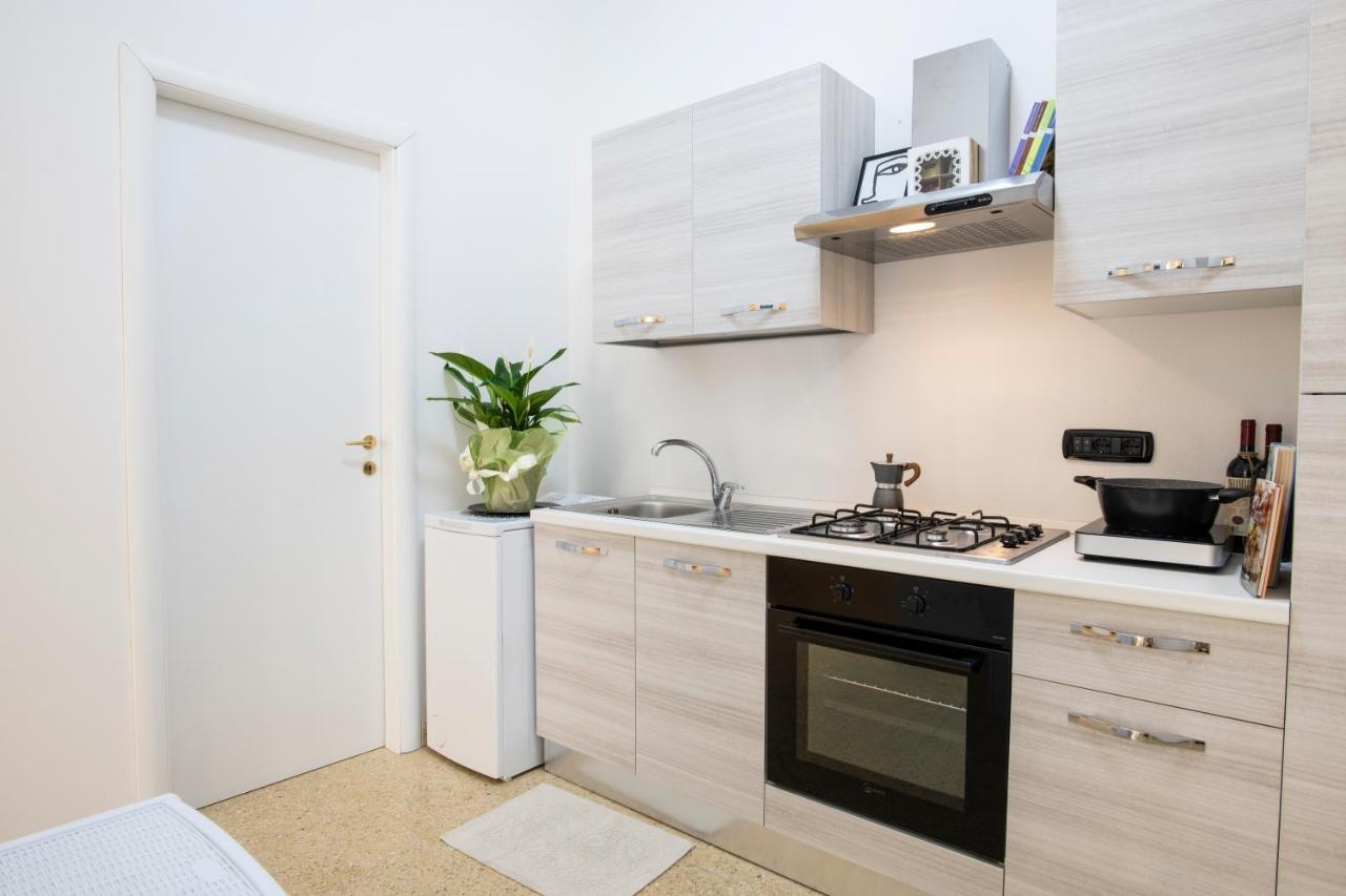 Corner Cavour Apartment 萨萨里 外观 照片